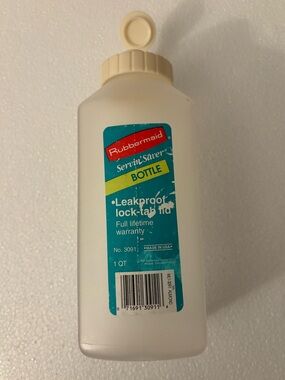 Vintage Rubbermaid Servin' Saver bottle, 32oz